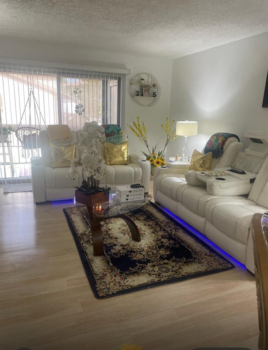 Image 3 of 9 For 6336 Newtown Circle 36b1