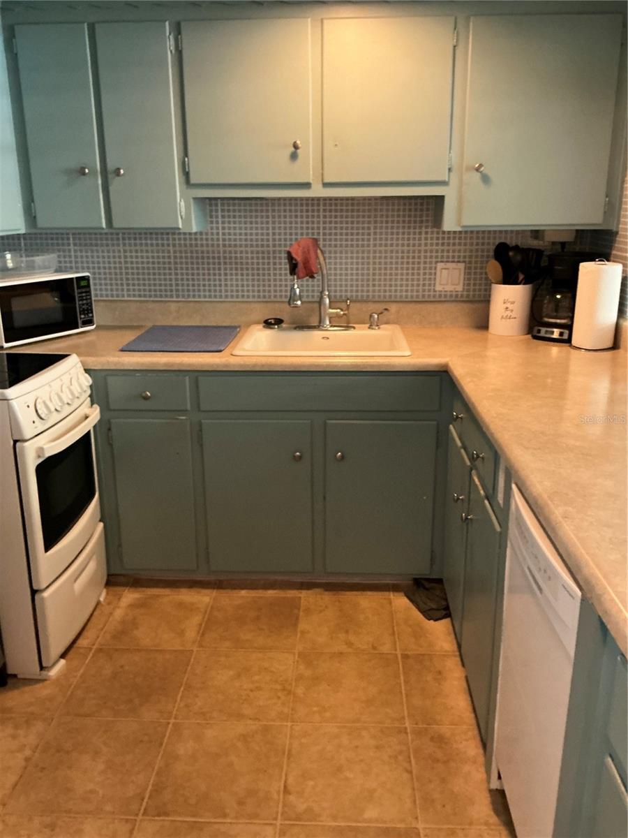 Image 13 of 26 For 4051 58th Street N 241c