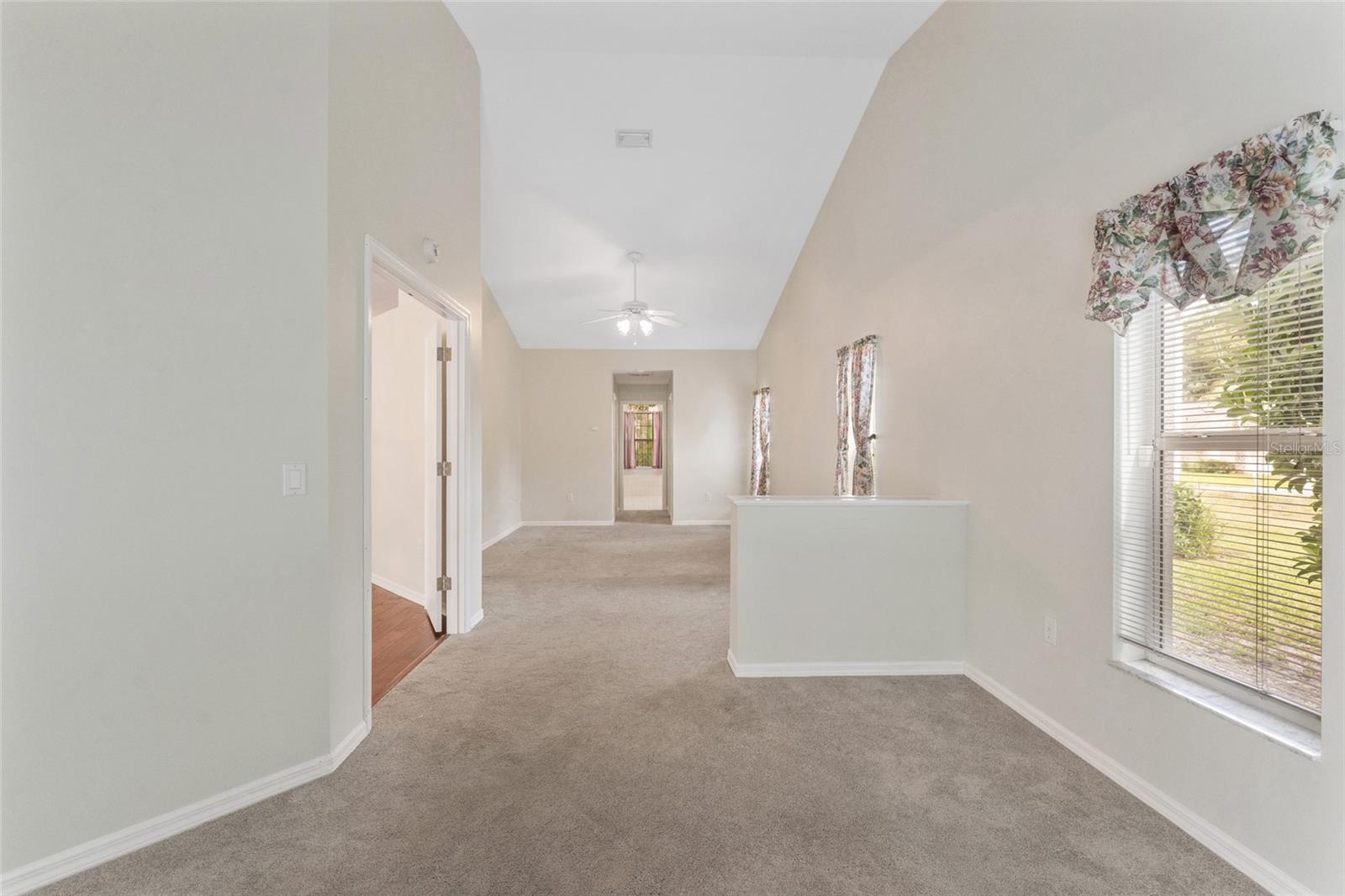 Image 20 of 48 For 2 Redbay Court W