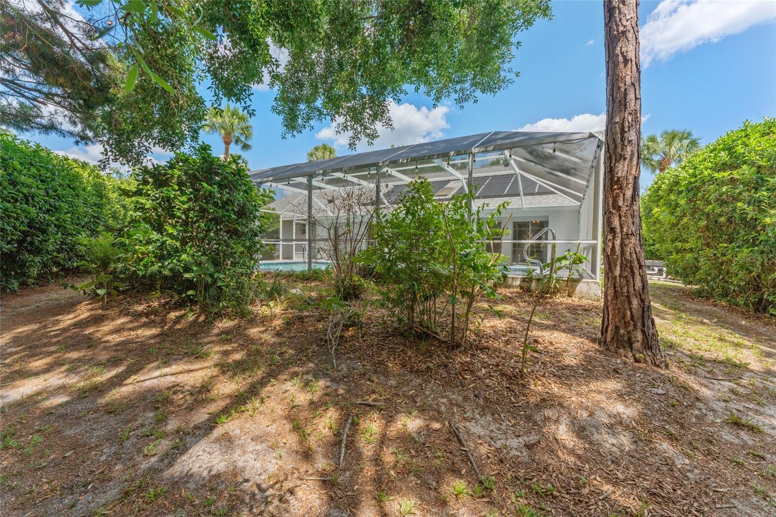 Image 42 of 48 For 2 Redbay Court W