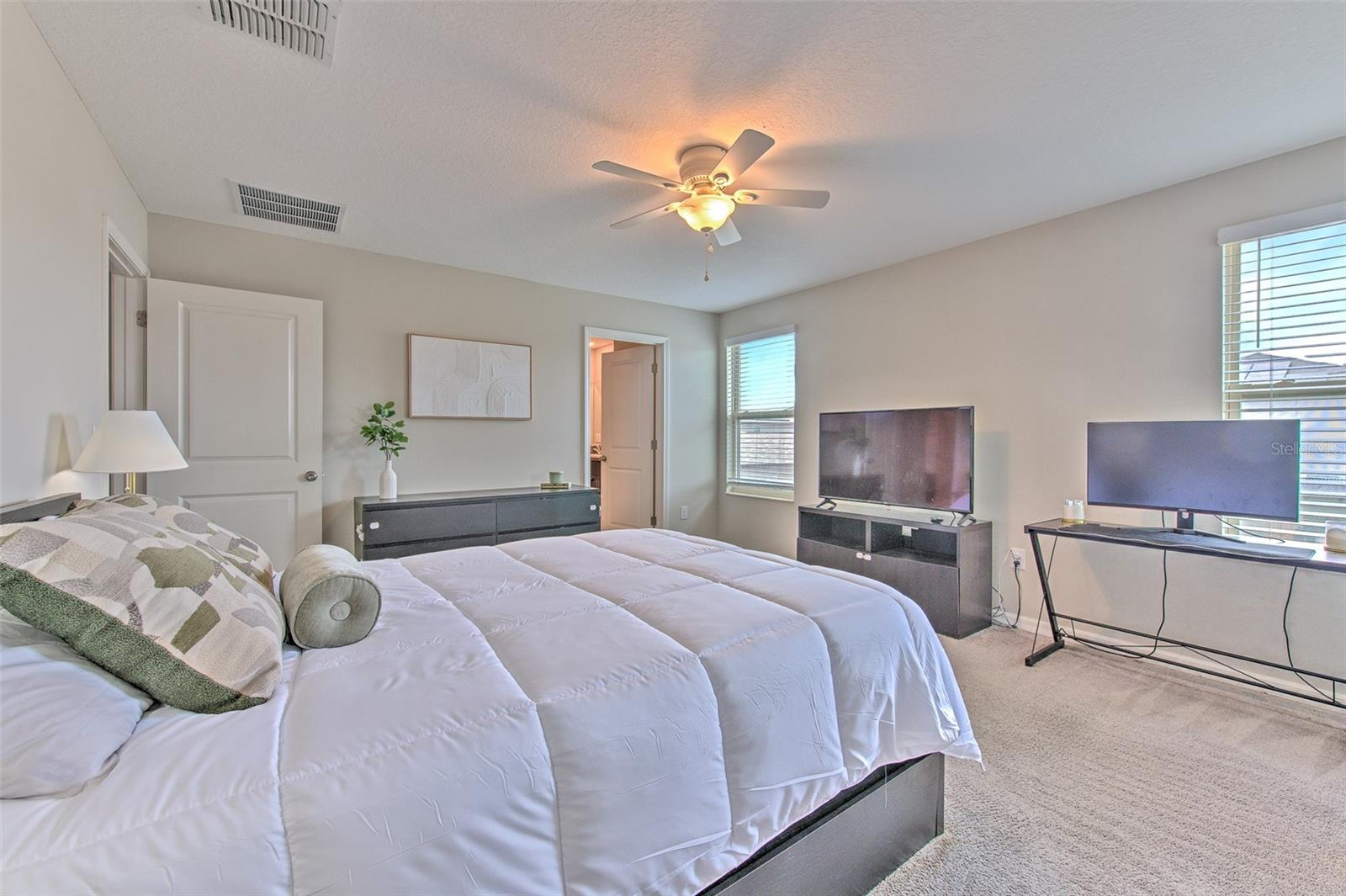 Image 21 of 37 For 10210 White Linen Avenue
