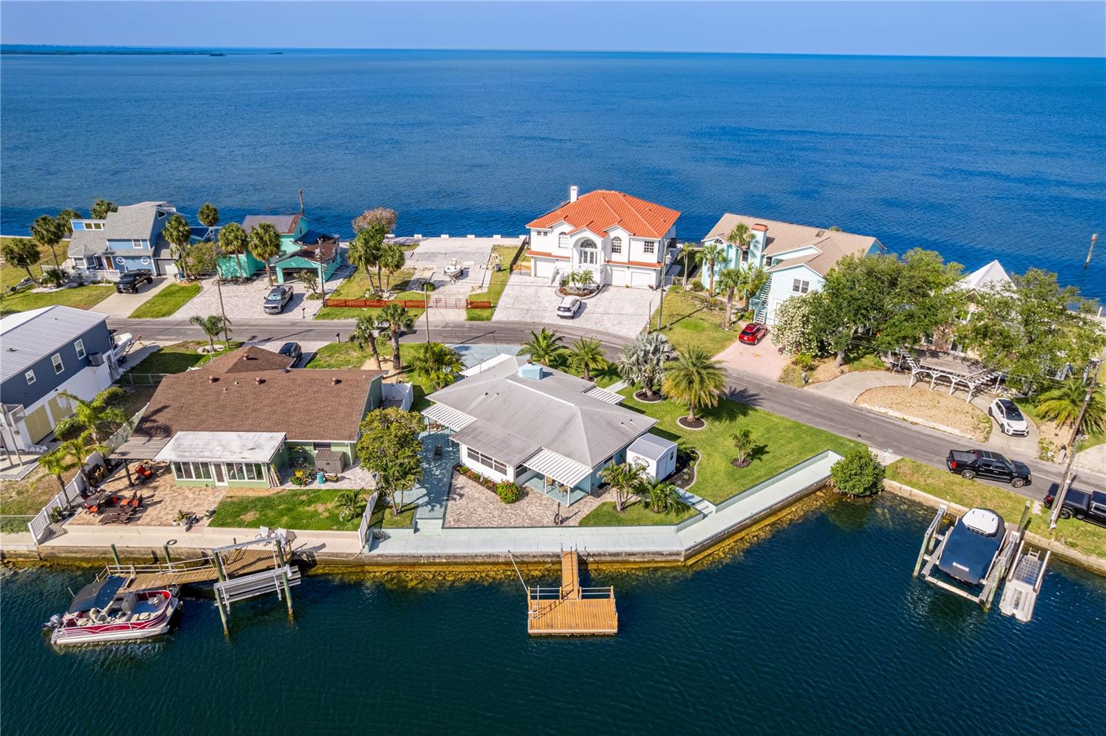 Listing photo id 8 for 3181 Gulf Winds Circle