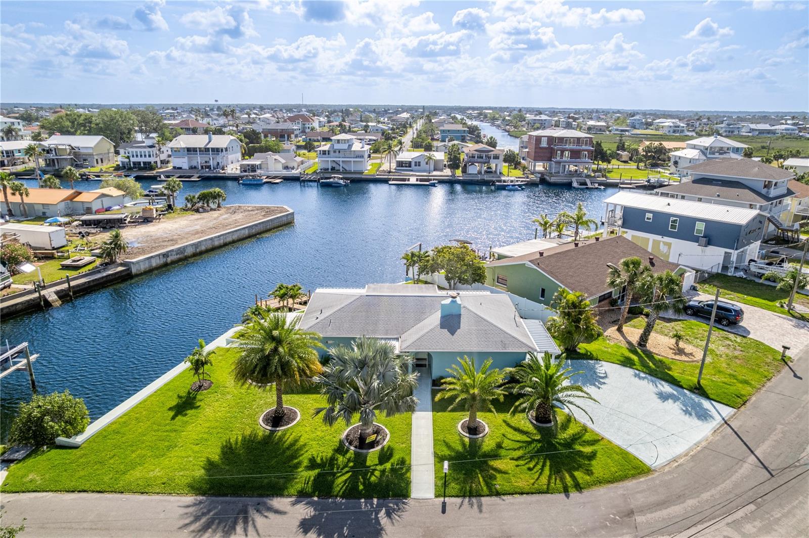 Listing photo id 4 for 3181 Gulf Winds Circle