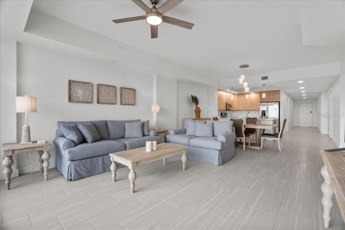 Image 12 of 44 For 415 Island Way 303