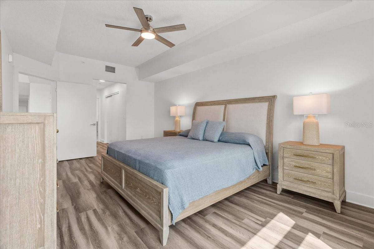 Image 16 of 44 For 415 Island Way 303