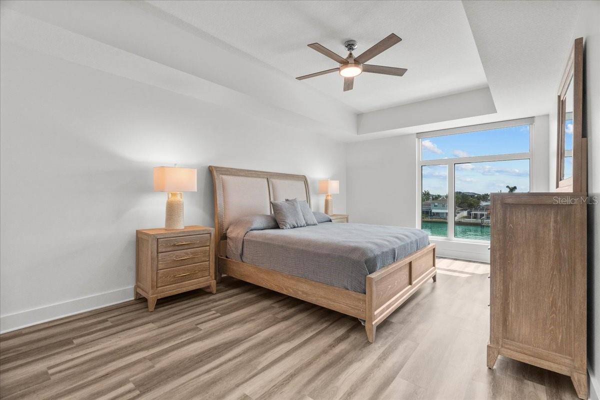 Image 17 of 44 For 415 Island Way 303