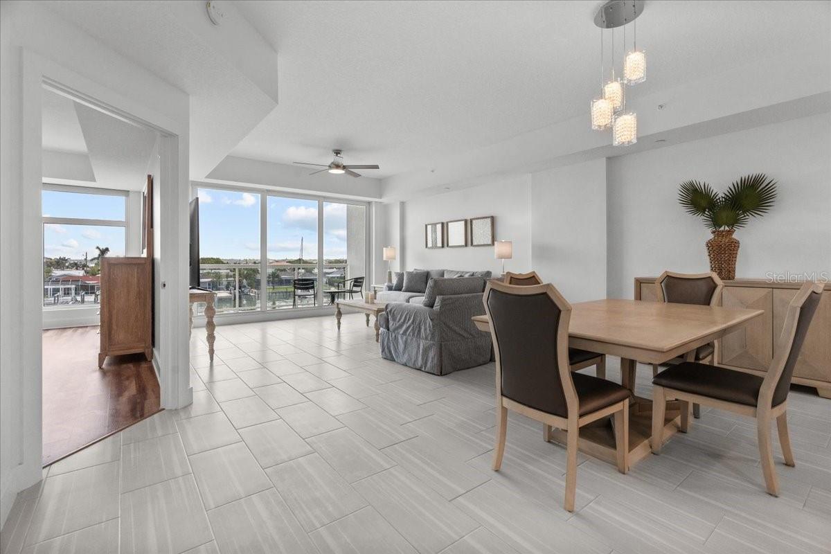 Image 7 of 44 For 415 Island Way 303