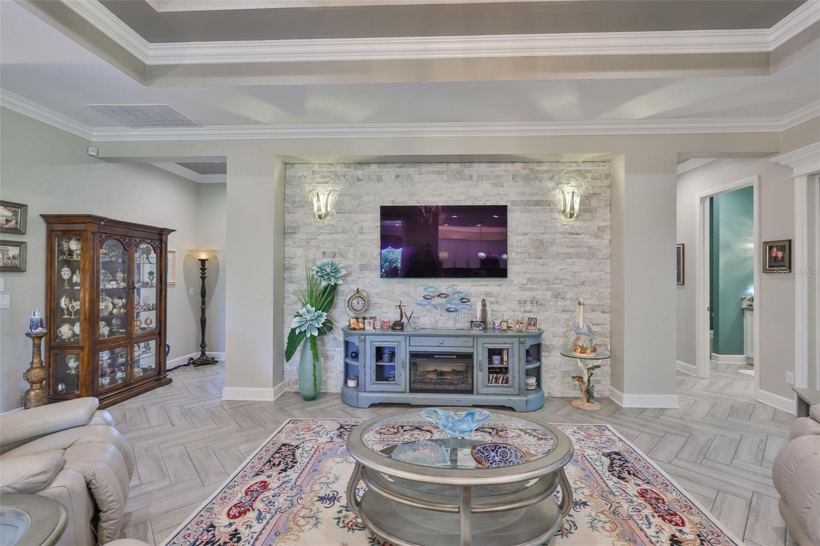 Image 11 of 66 For 15303 Valencia Del Sol Street