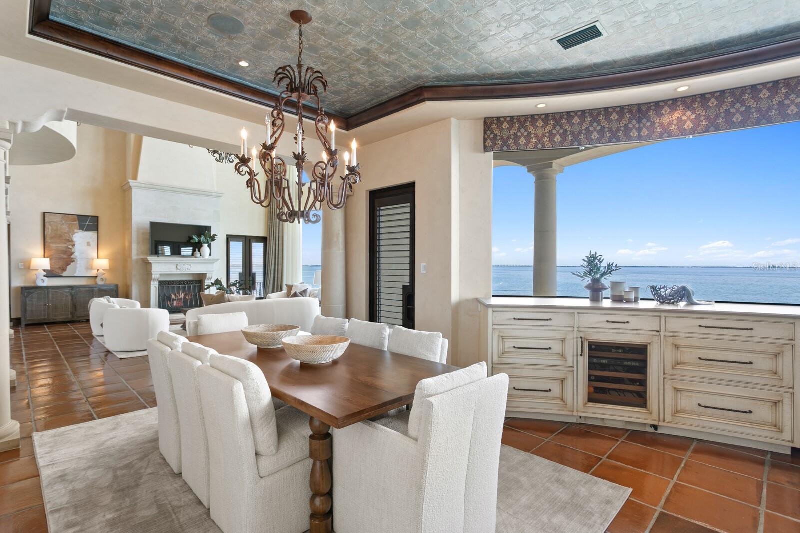 Listing photo id 9 for 100 Sands Point Drive
