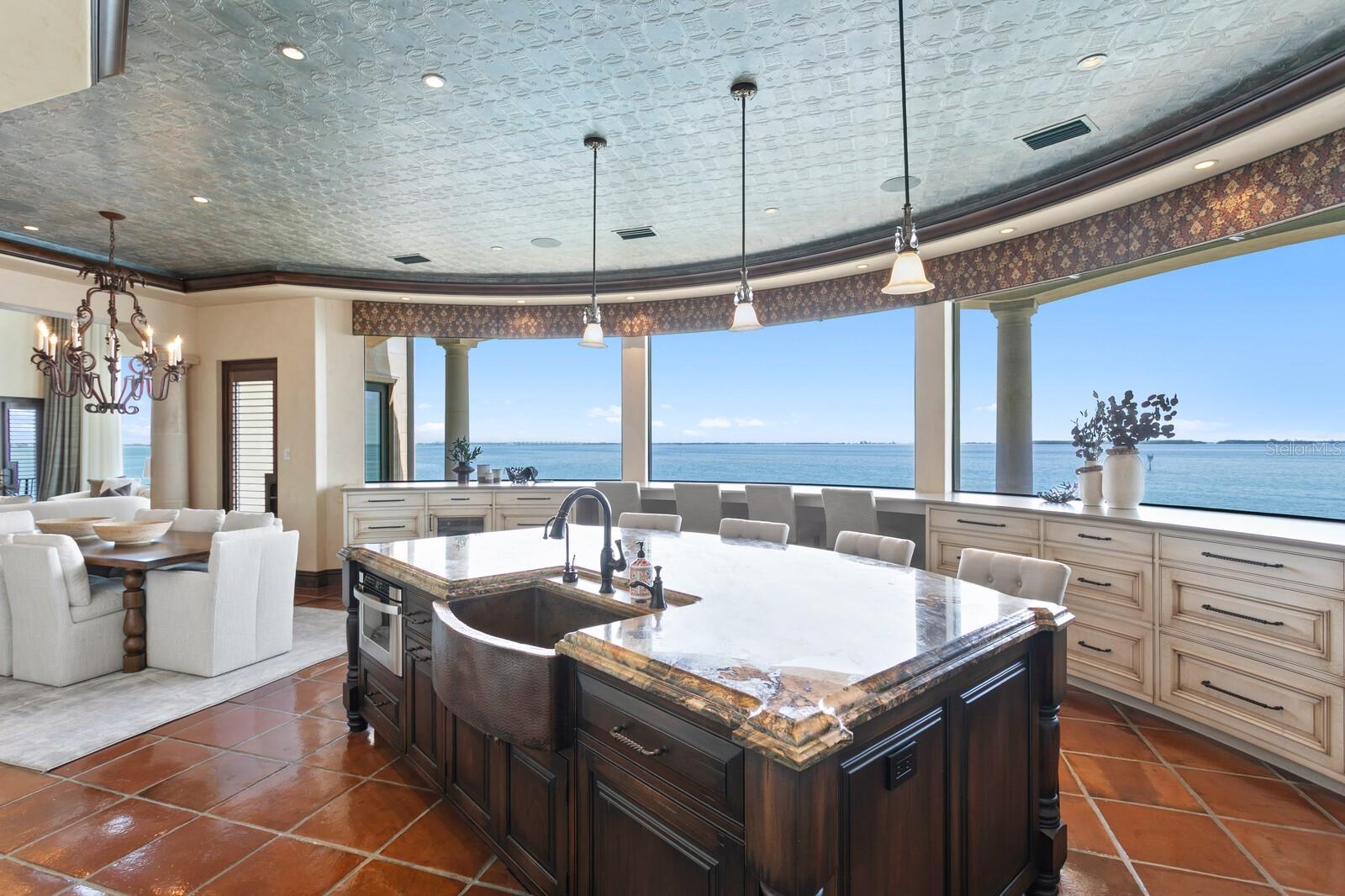 Listing photo id 14 for 100 Sands Point Drive
