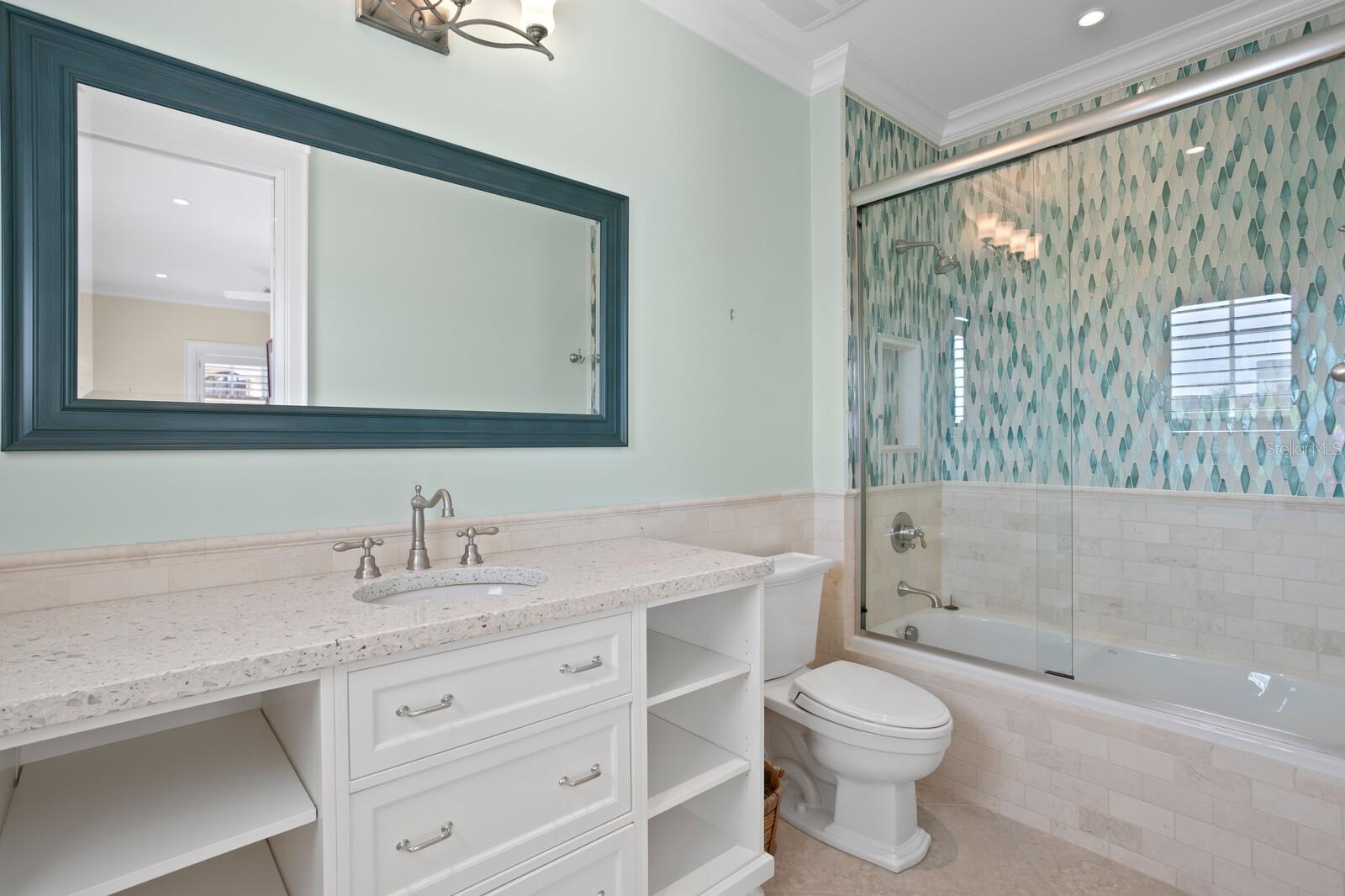 Listing photo id 43 for 100 Sands Point Drive