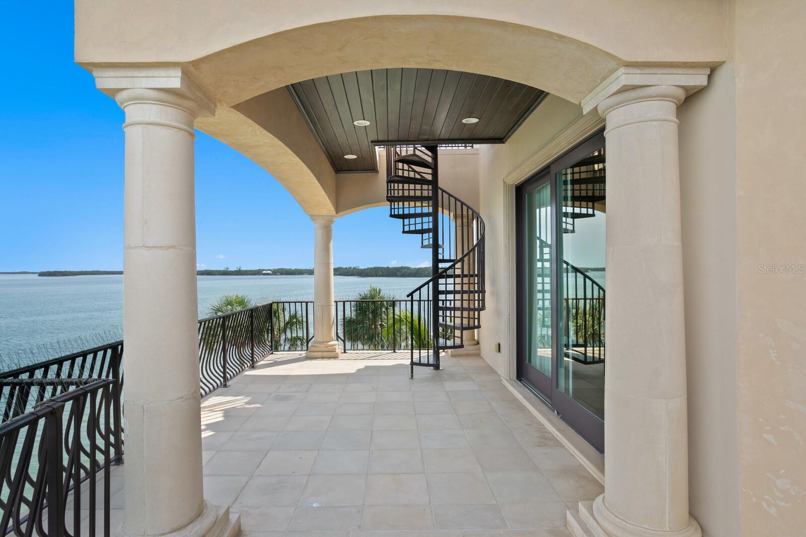 Listing photo id 45 for 100 Sands Point Drive