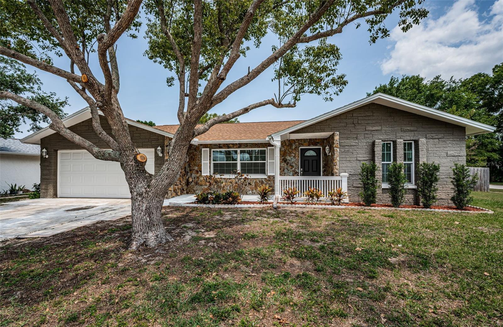 Details for 1402 Oleander Drive, TARPON SPRINGS, FL 34689