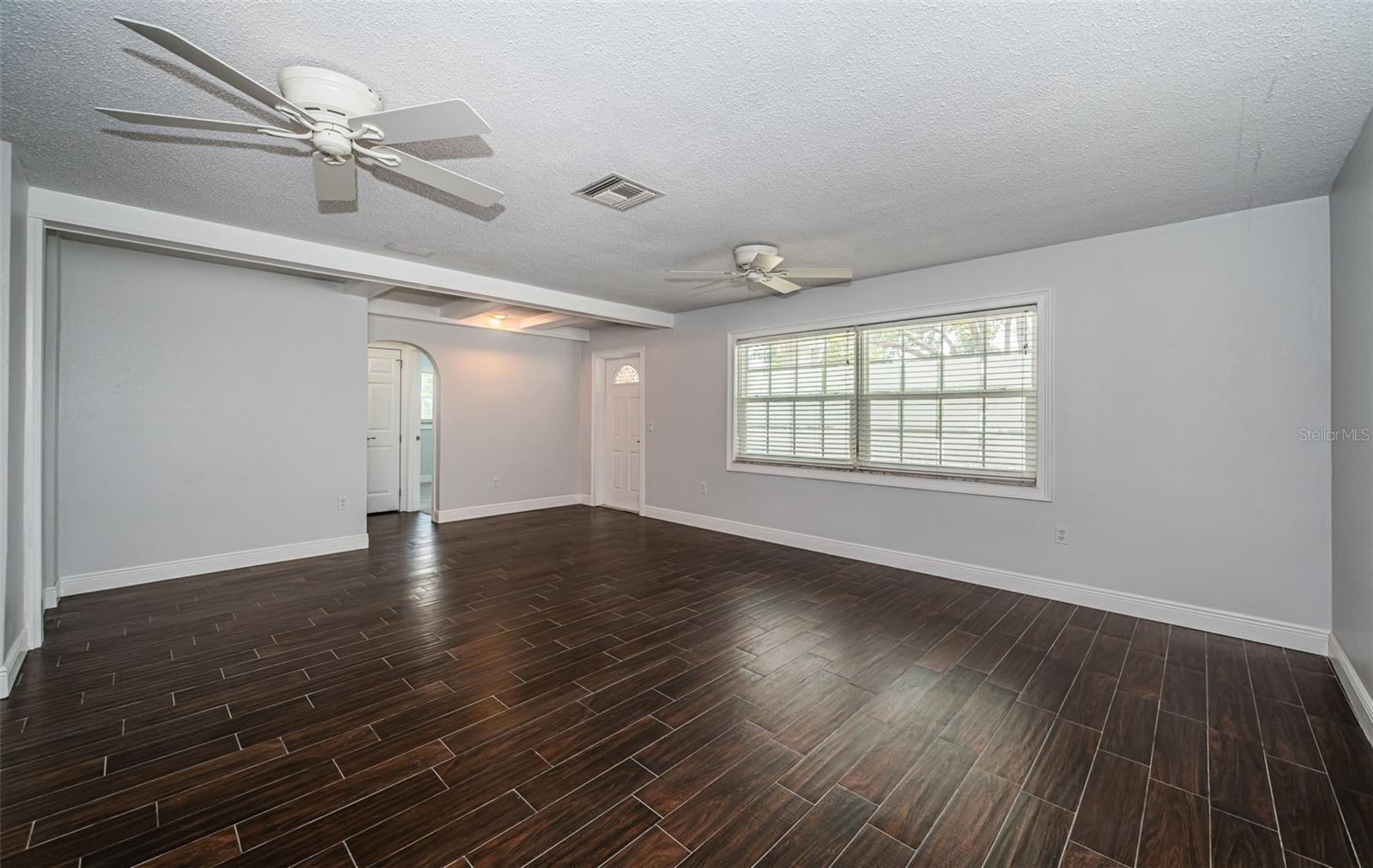 Image 10 of 82 For 1402 Oleander Drive