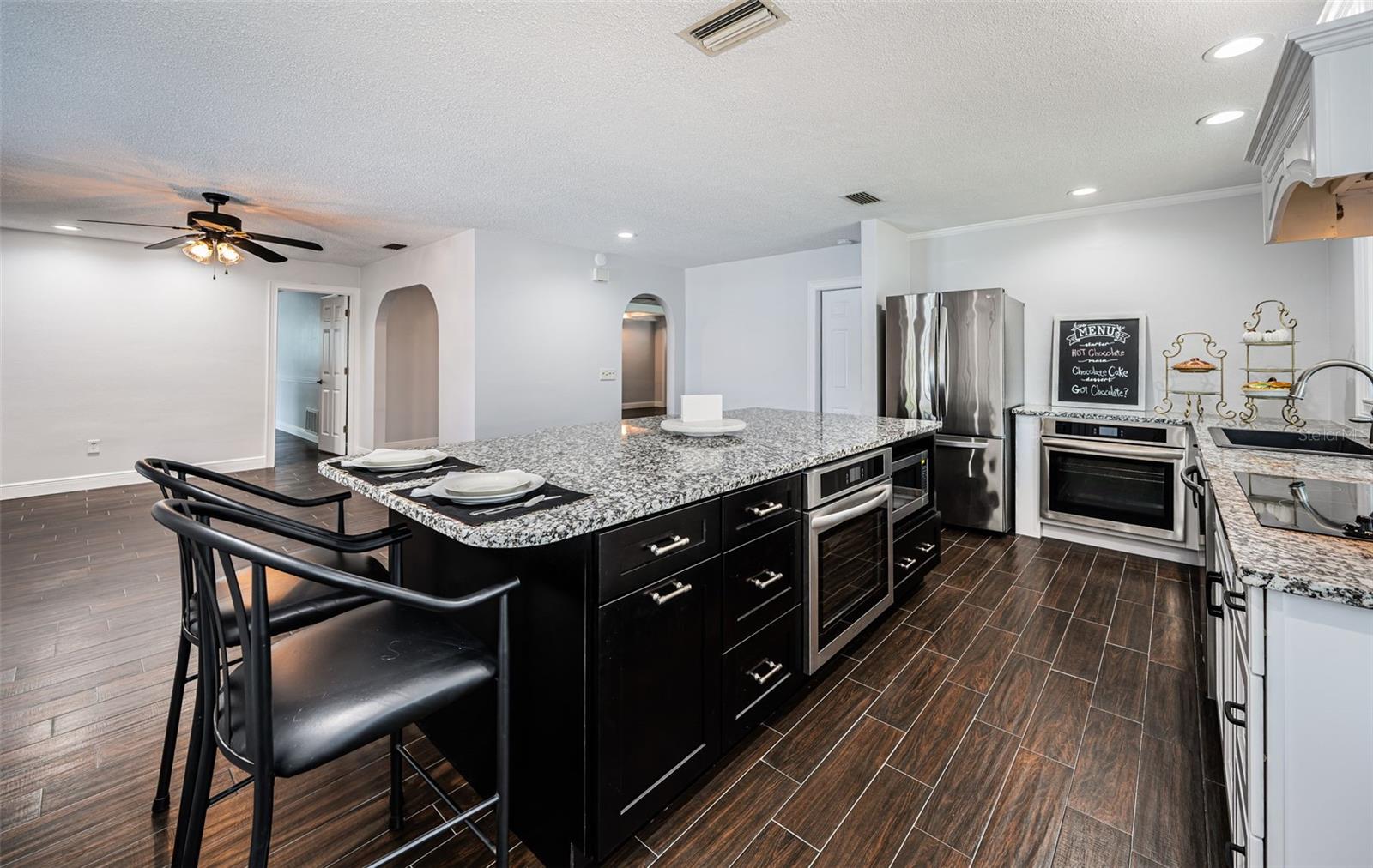 Image 25 of 82 For 1402 Oleander Drive