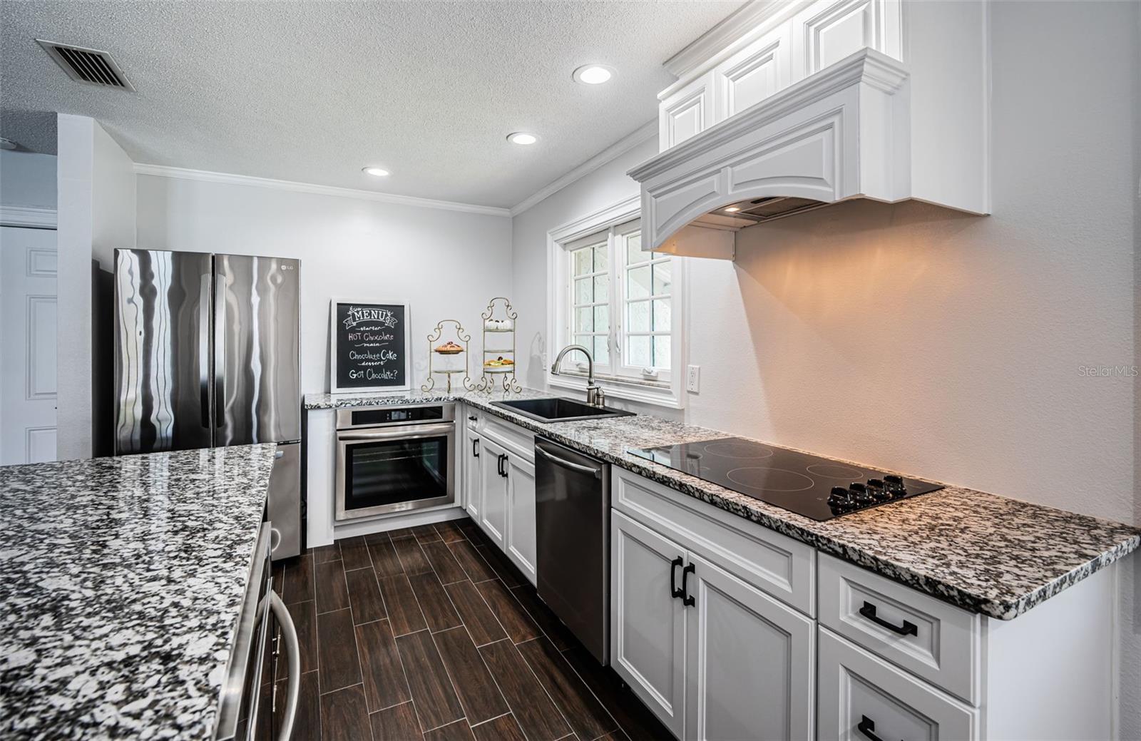 Image 27 of 82 For 1402 Oleander Drive