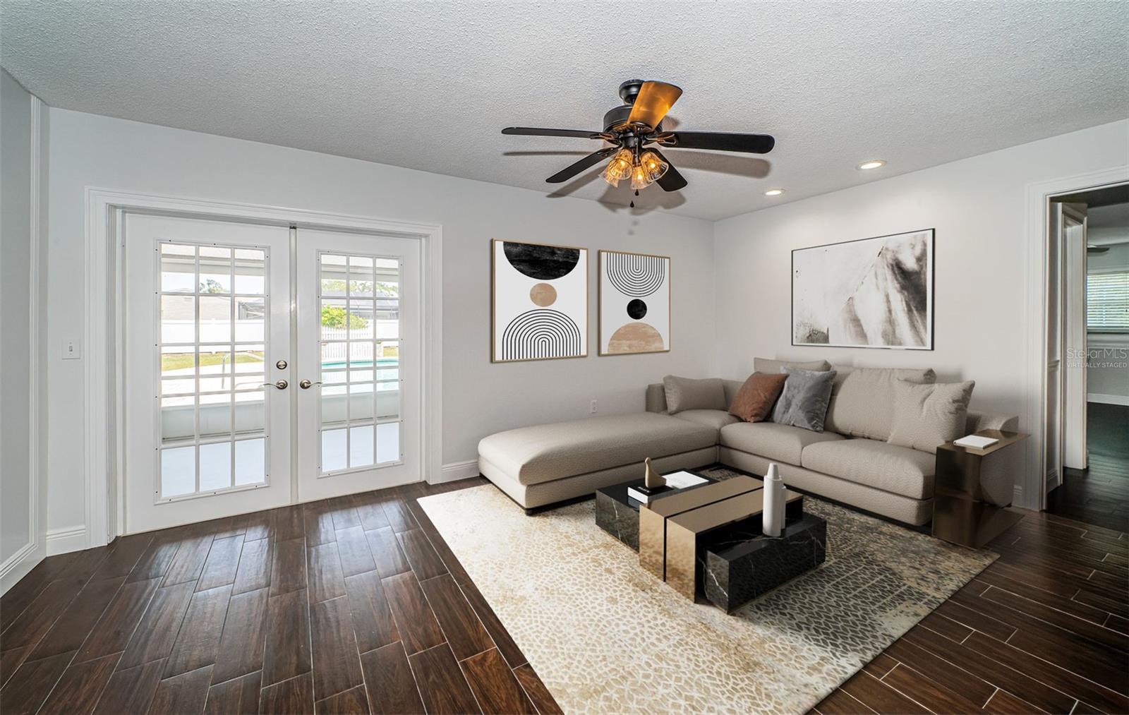 Image 29 of 82 For 1402 Oleander Drive