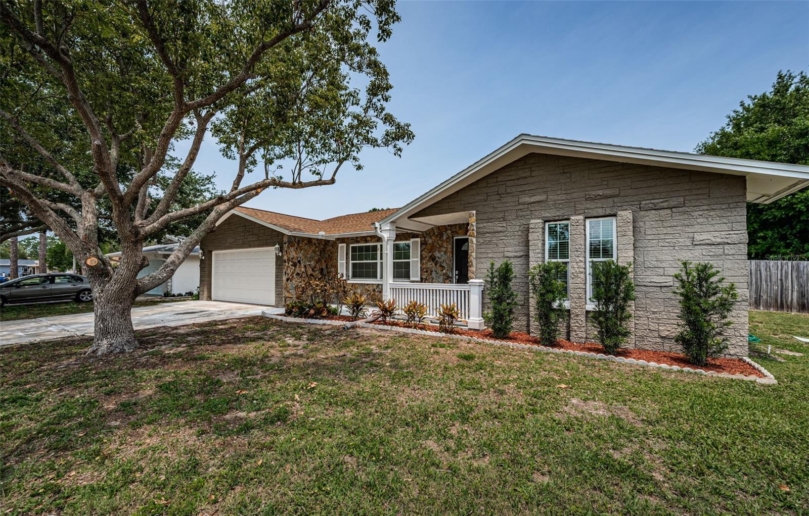 Image 3 of 82 For 1402 Oleander Drive