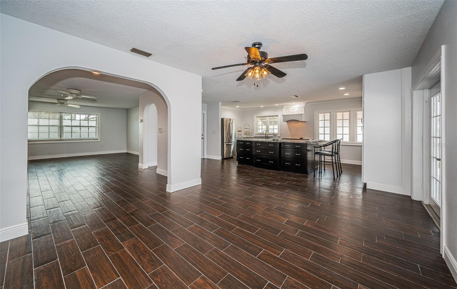 Image 34 of 82 For 1402 Oleander Drive