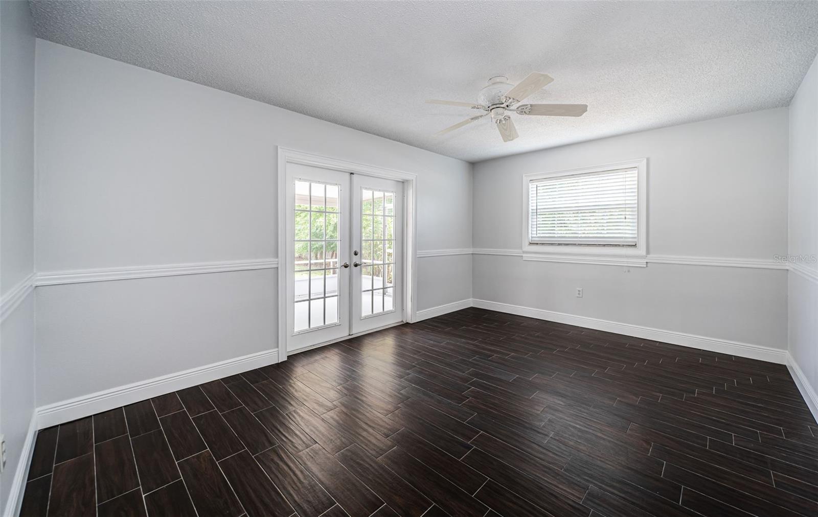 Image 38 of 82 For 1402 Oleander Drive