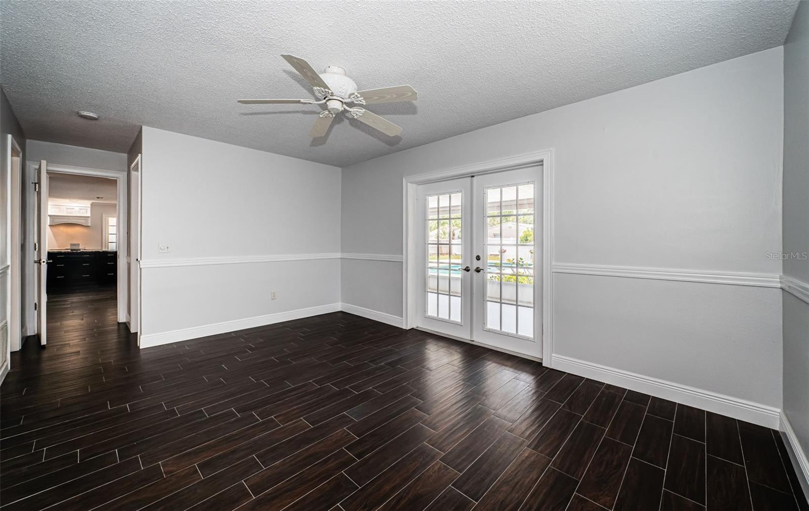 Image 39 of 82 For 1402 Oleander Drive