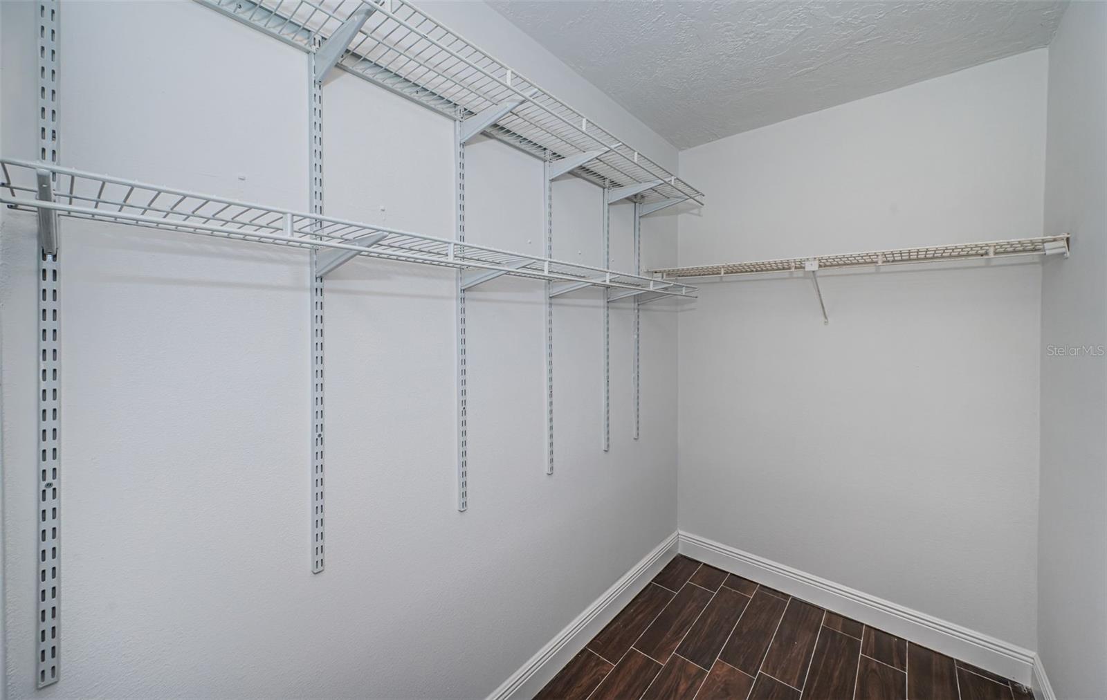Image 40 of 82 For 1402 Oleander Drive