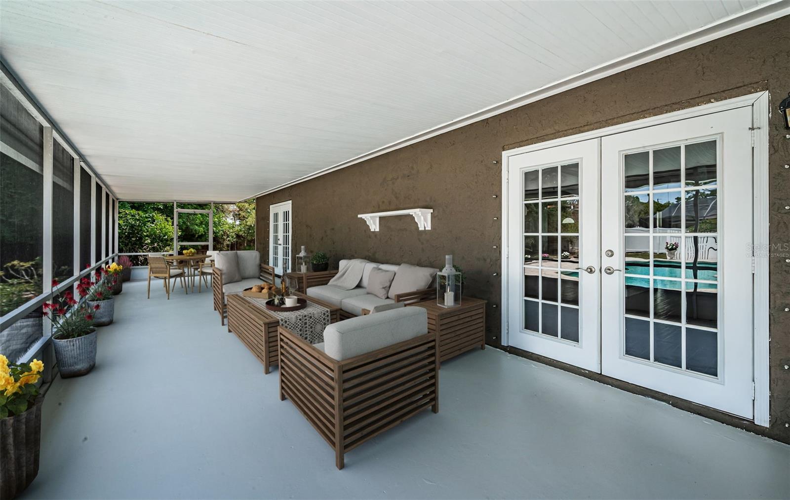 Image 46 of 82 For 1402 Oleander Drive