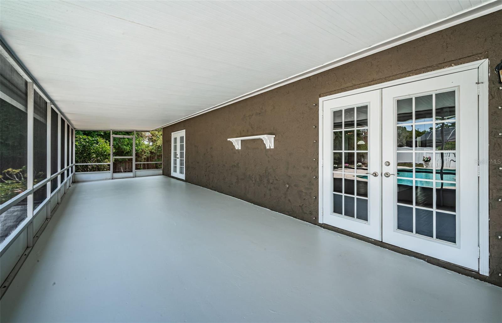 Image 47 of 82 For 1402 Oleander Drive