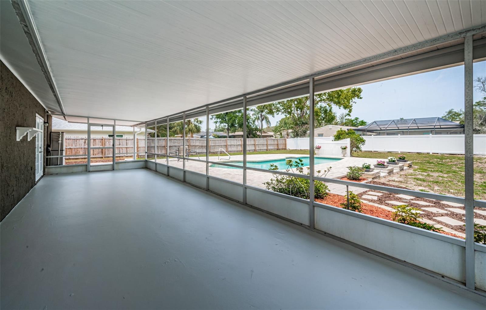 Image 50 of 82 For 1402 Oleander Drive