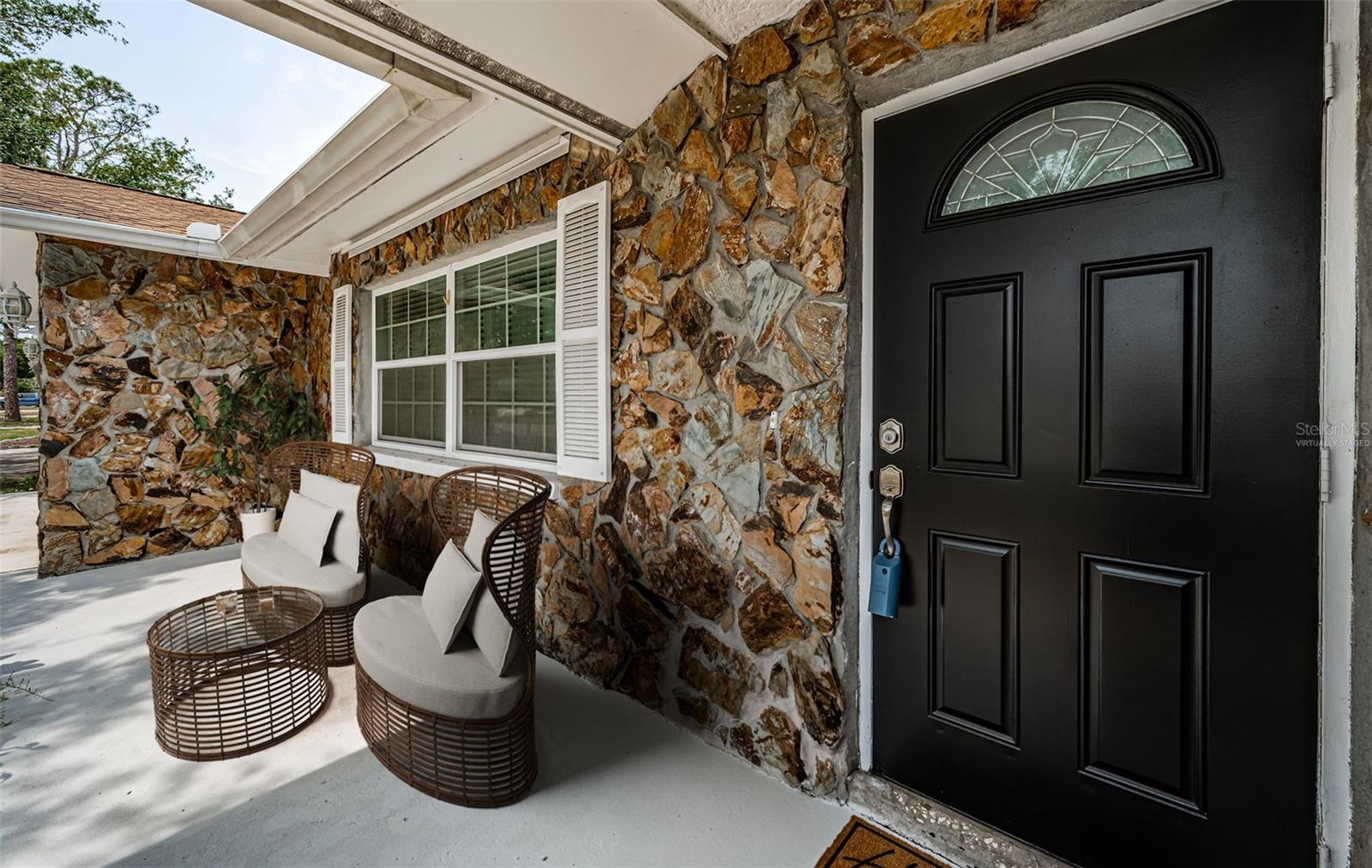 Image 6 of 82 For 1402 Oleander Drive
