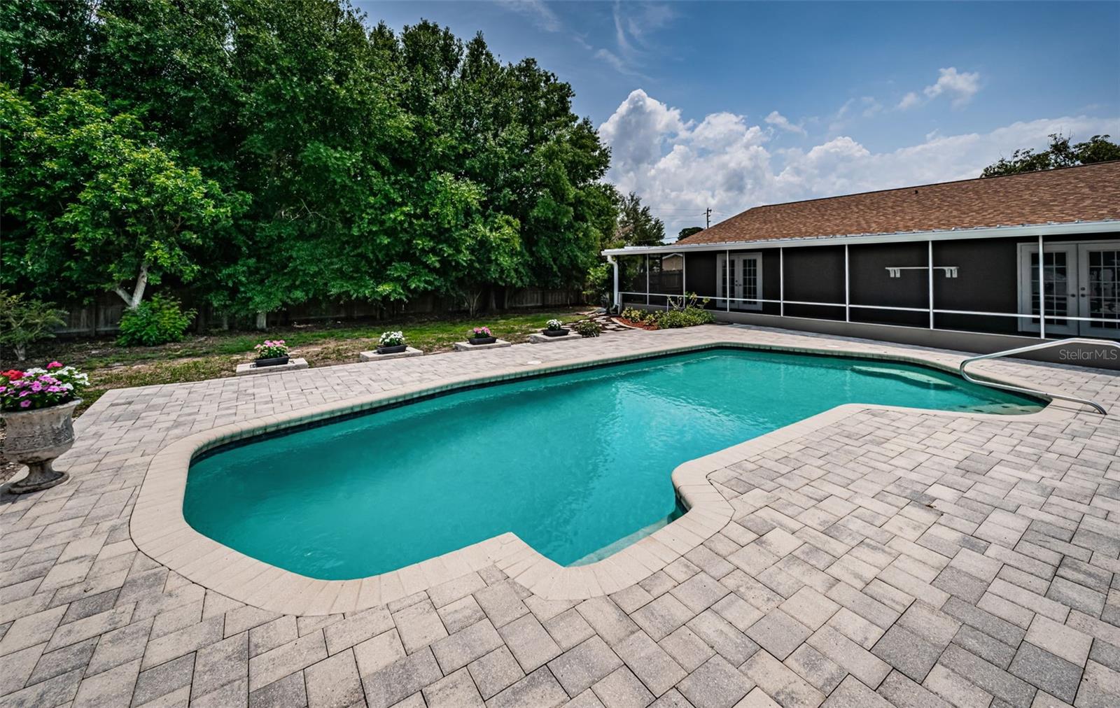 Image 60 of 82 For 1402 Oleander Drive