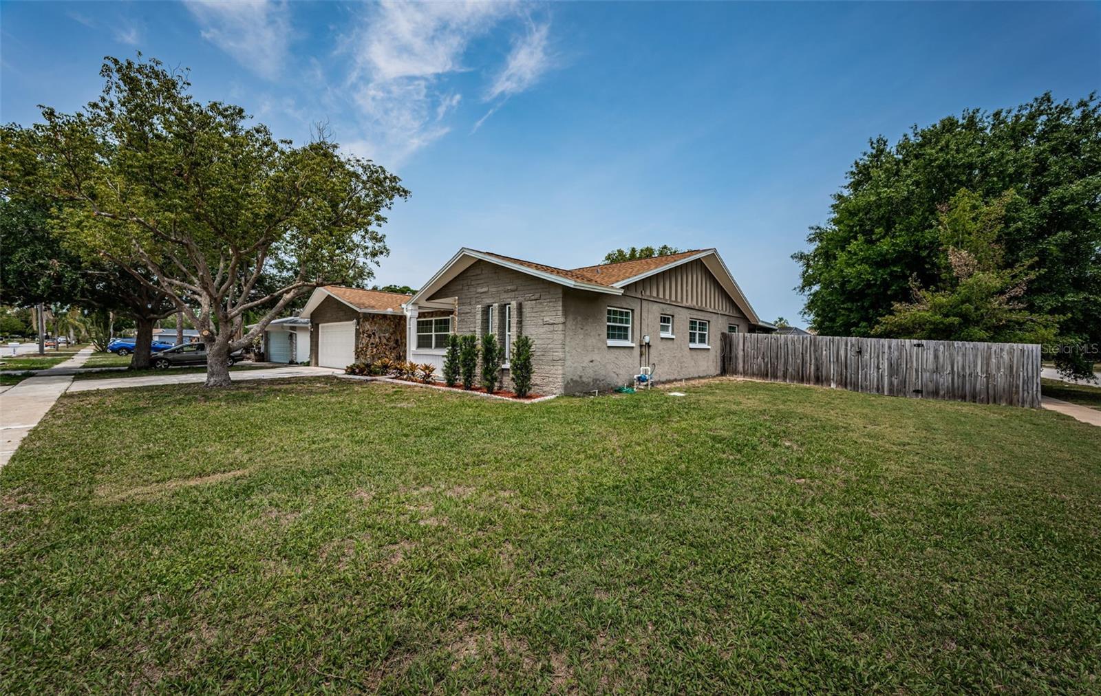 Image 65 of 82 For 1402 Oleander Drive