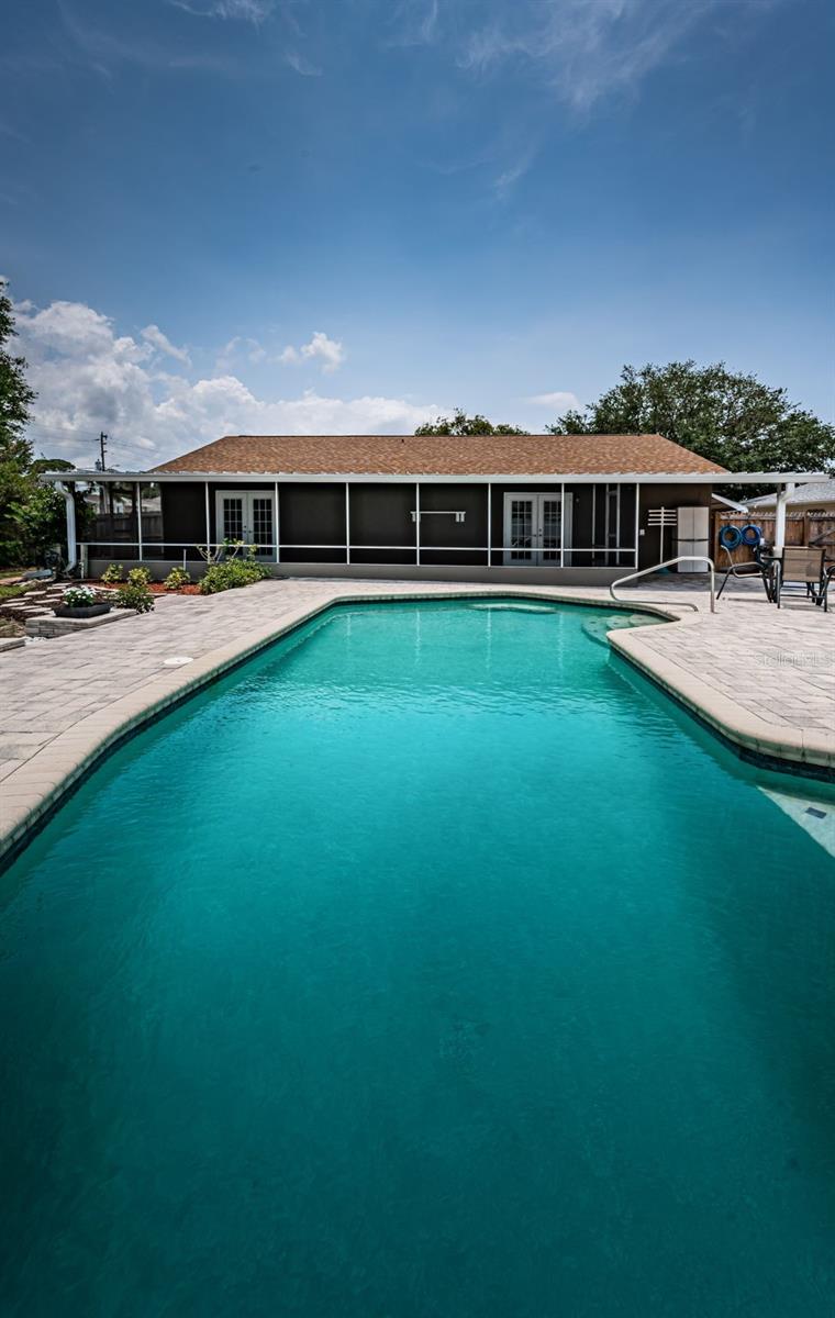 Image 86 of 93 For 1402 Oleander Drive