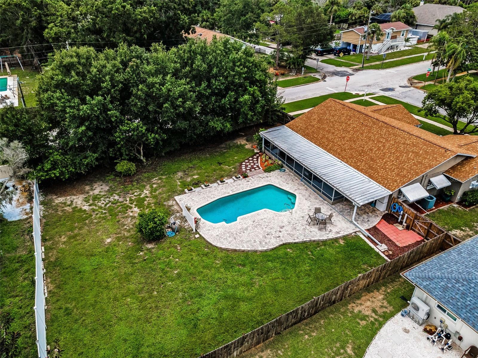 Image 89 of 93 For 1402 Oleander Drive
