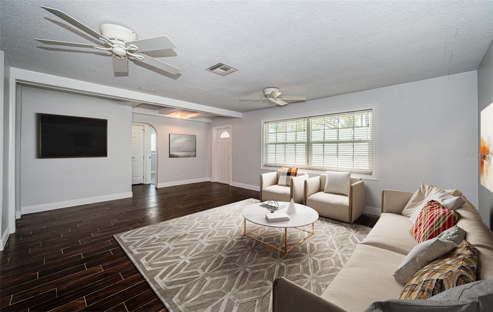 Image 9 of 82 For 1402 Oleander Drive