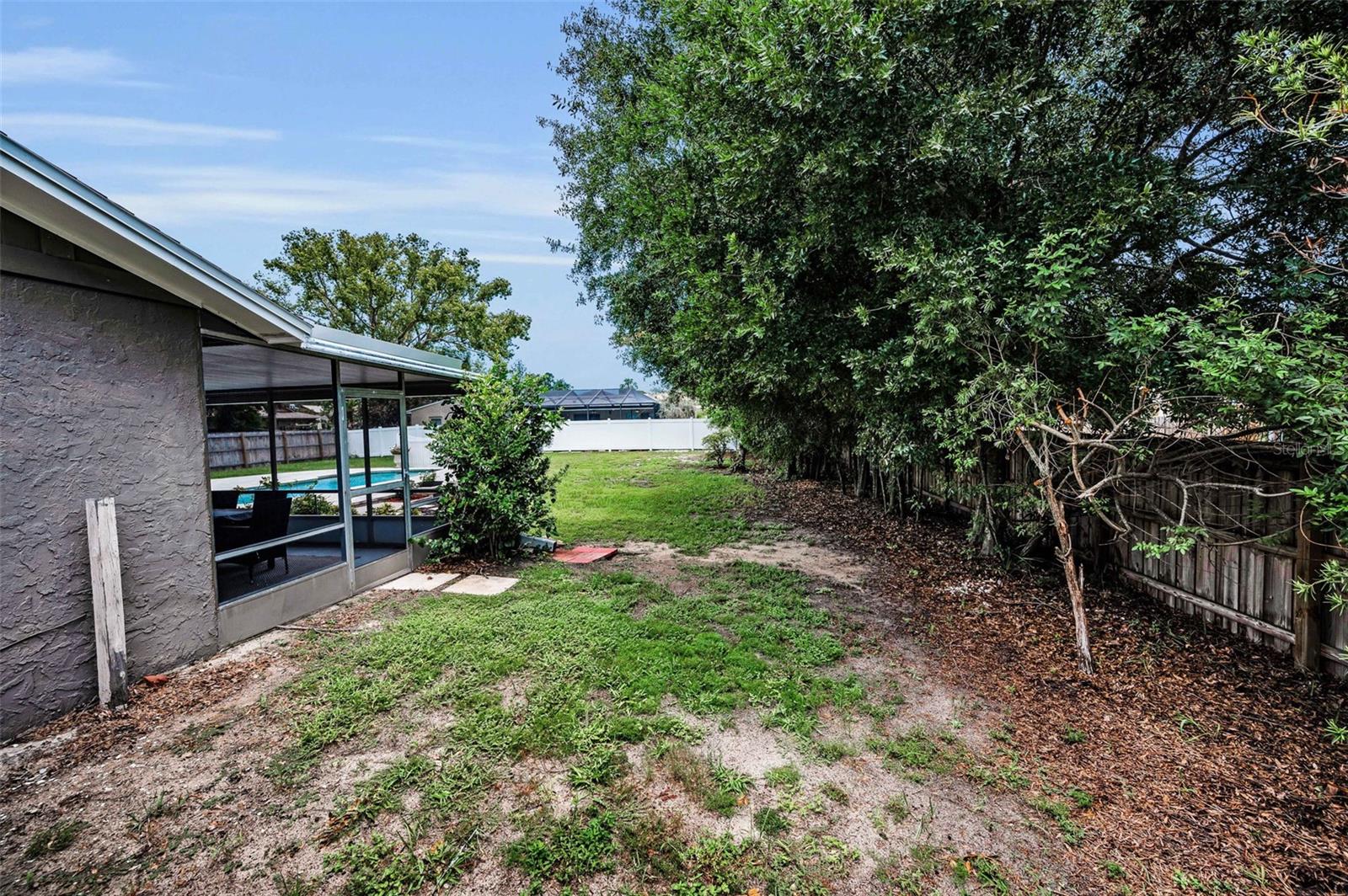 Image 90 of 93 For 1402 Oleander Drive