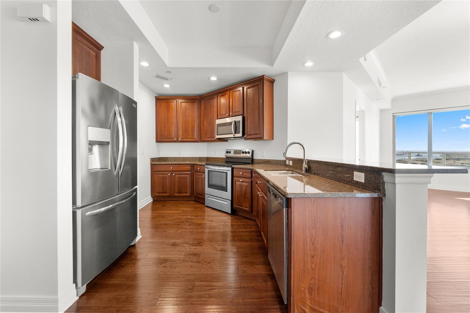 Image 3 of 36 For 1209 Cumberland Avenue 1201