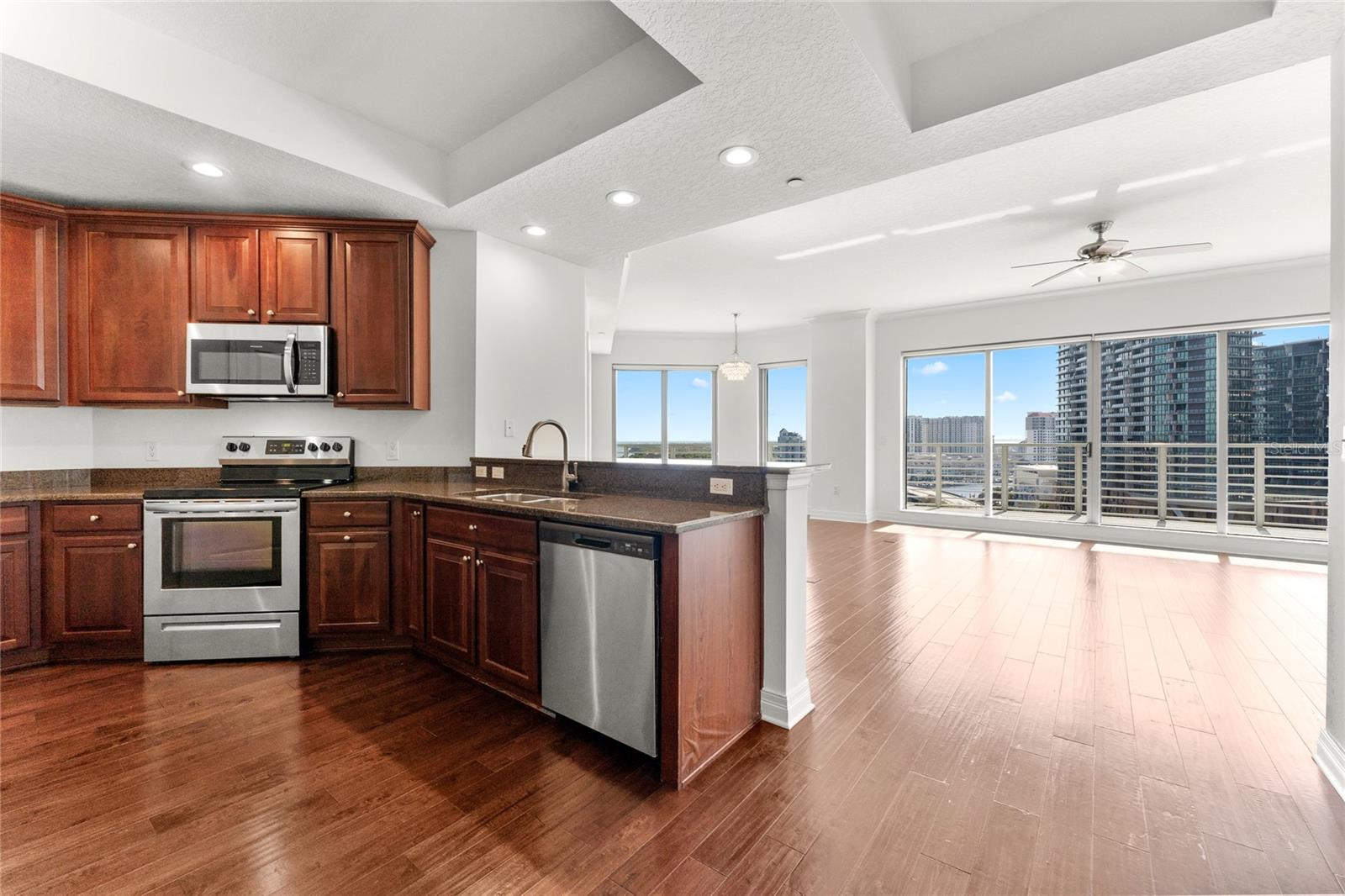 Image 4 of 36 For 1209 Cumberland Avenue 1201