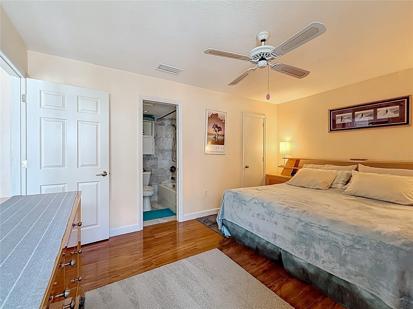 Image 16 of 44 For 230 Medallion Boulevard G