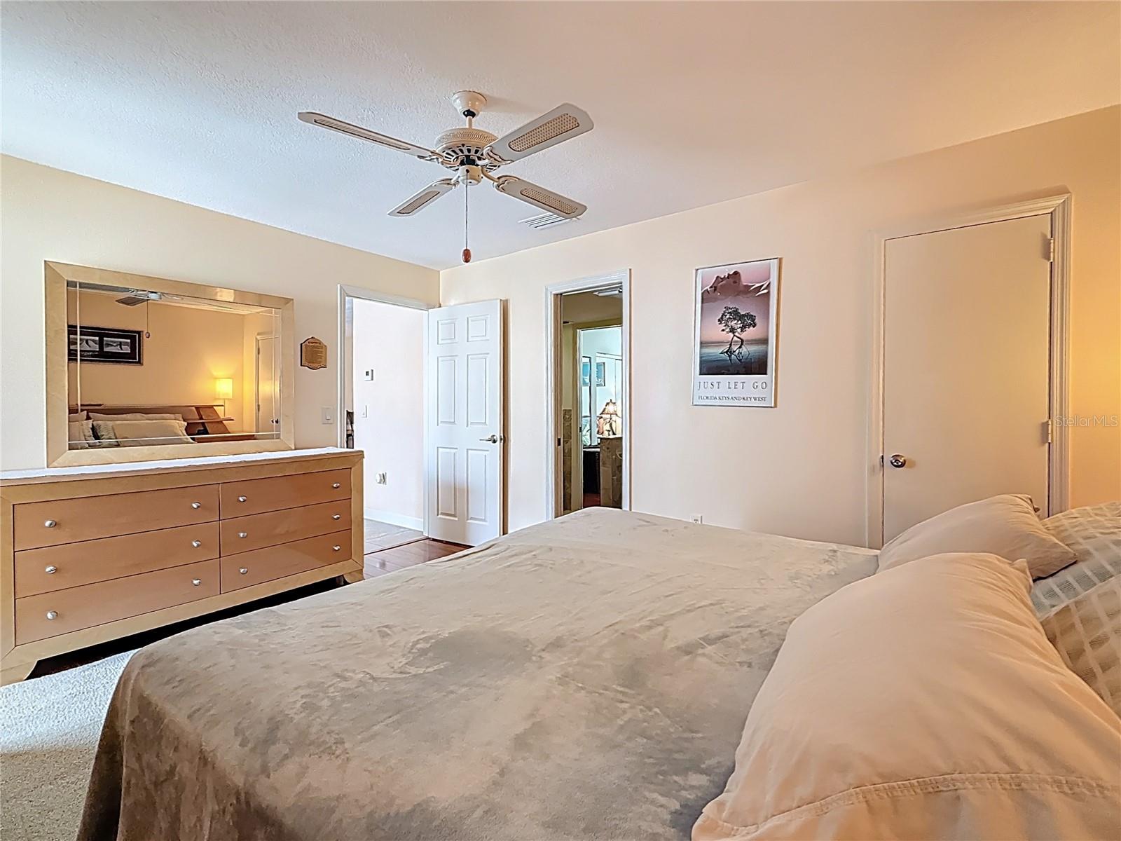 Image 17 of 44 For 230 Medallion Boulevard G