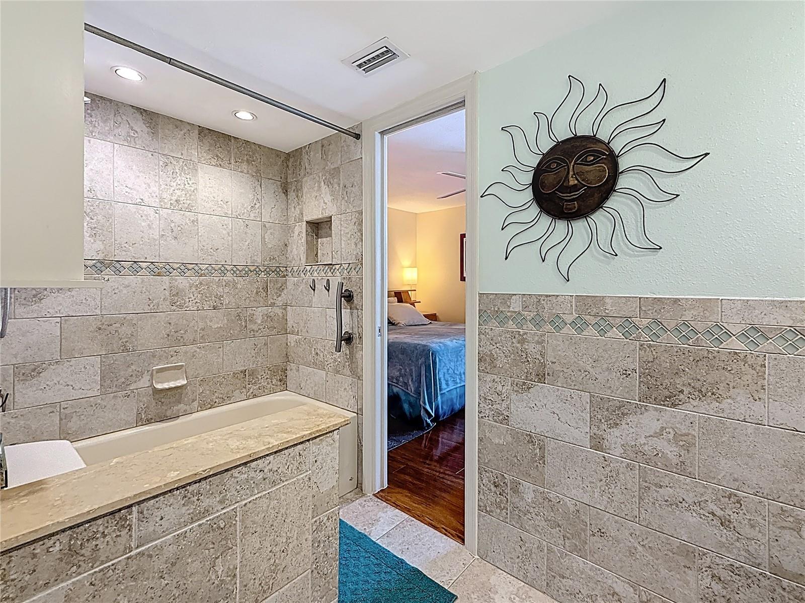 Image 23 of 44 For 230 Medallion Boulevard G
