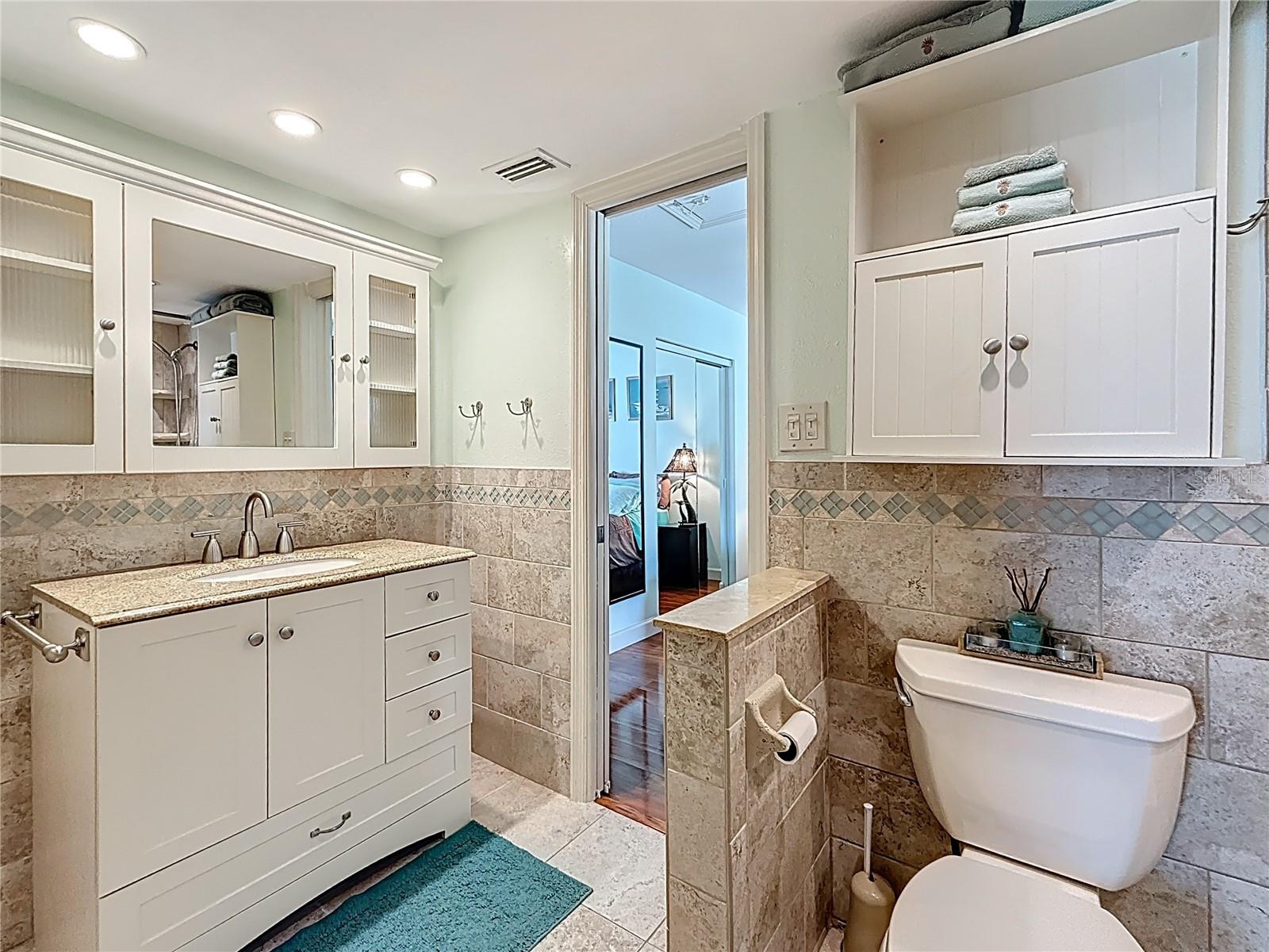 Image 25 of 44 For 230 Medallion Boulevard G