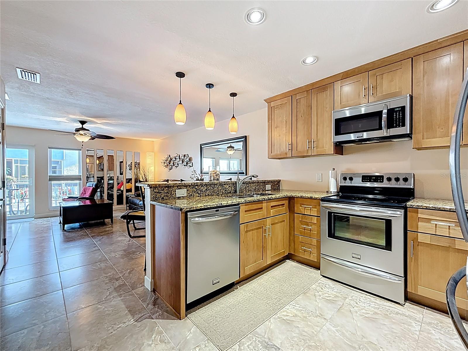 Image 6 of 44 For 230 Medallion Boulevard G