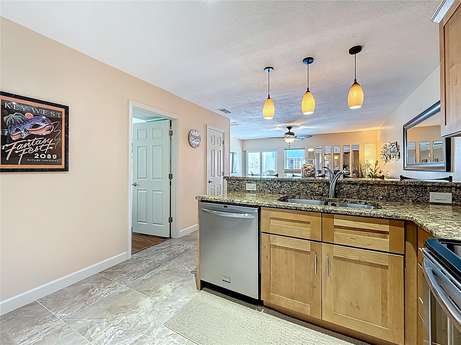 Image 8 of 44 For 230 Medallion Boulevard G
