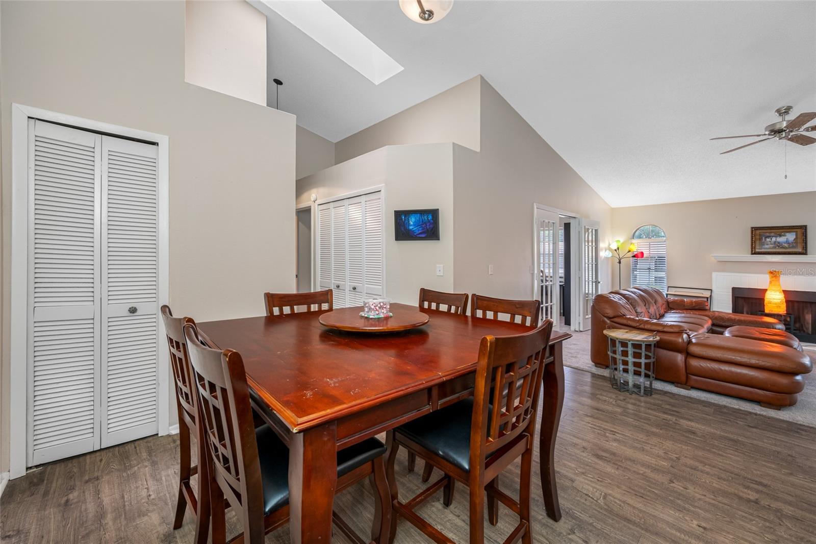 Image 10 of 32 For 6001 Laketree Lane B