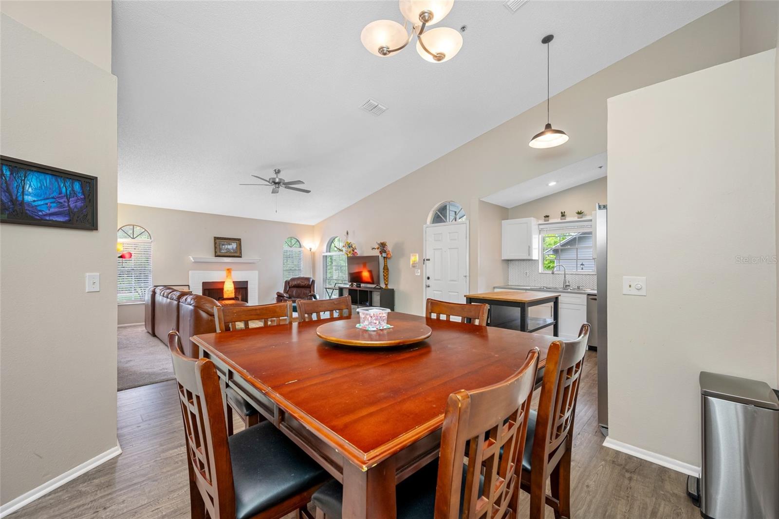 Image 11 of 32 For 6001 Laketree Lane B