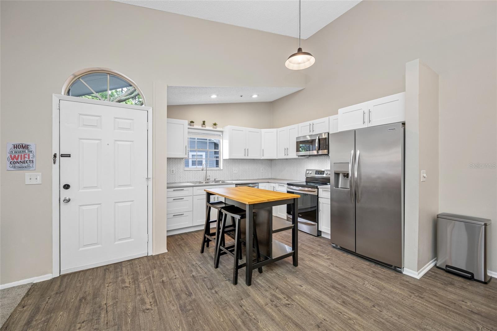 Image 13 of 32 For 6001 Laketree Lane B