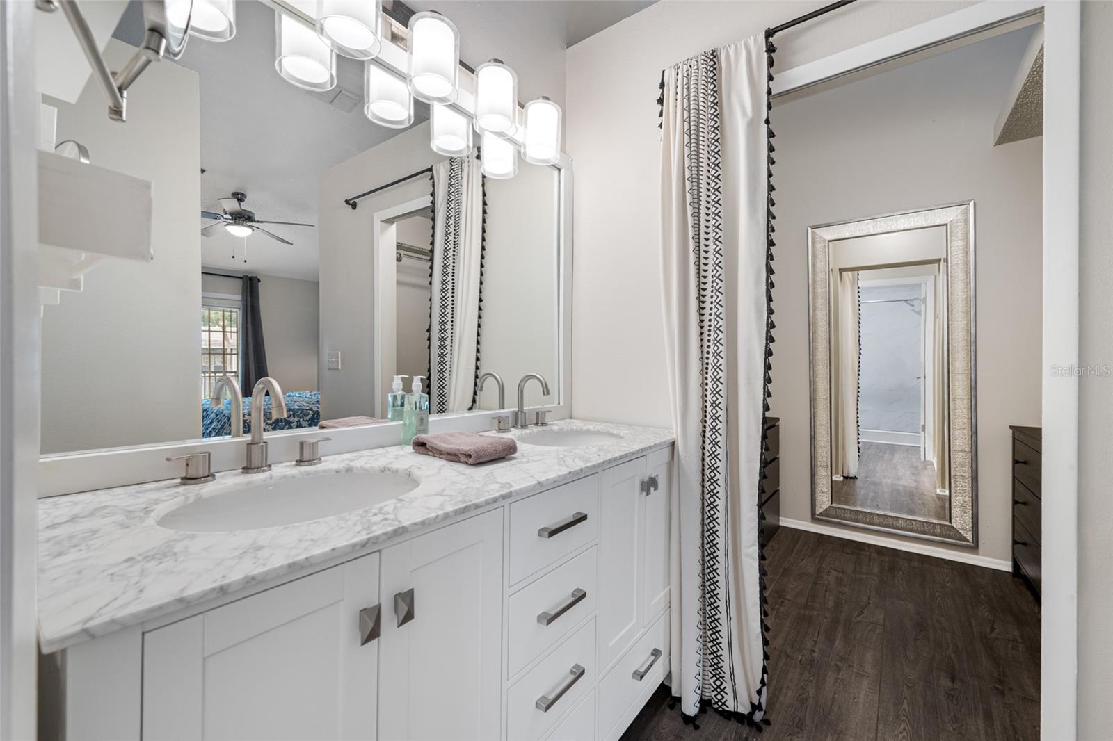 Image 27 of 32 For 6001 Laketree Lane B