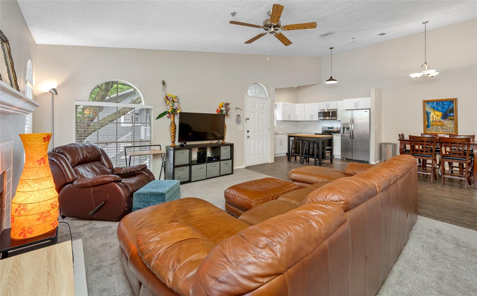 Image 7 of 32 For 6001 Laketree Lane B