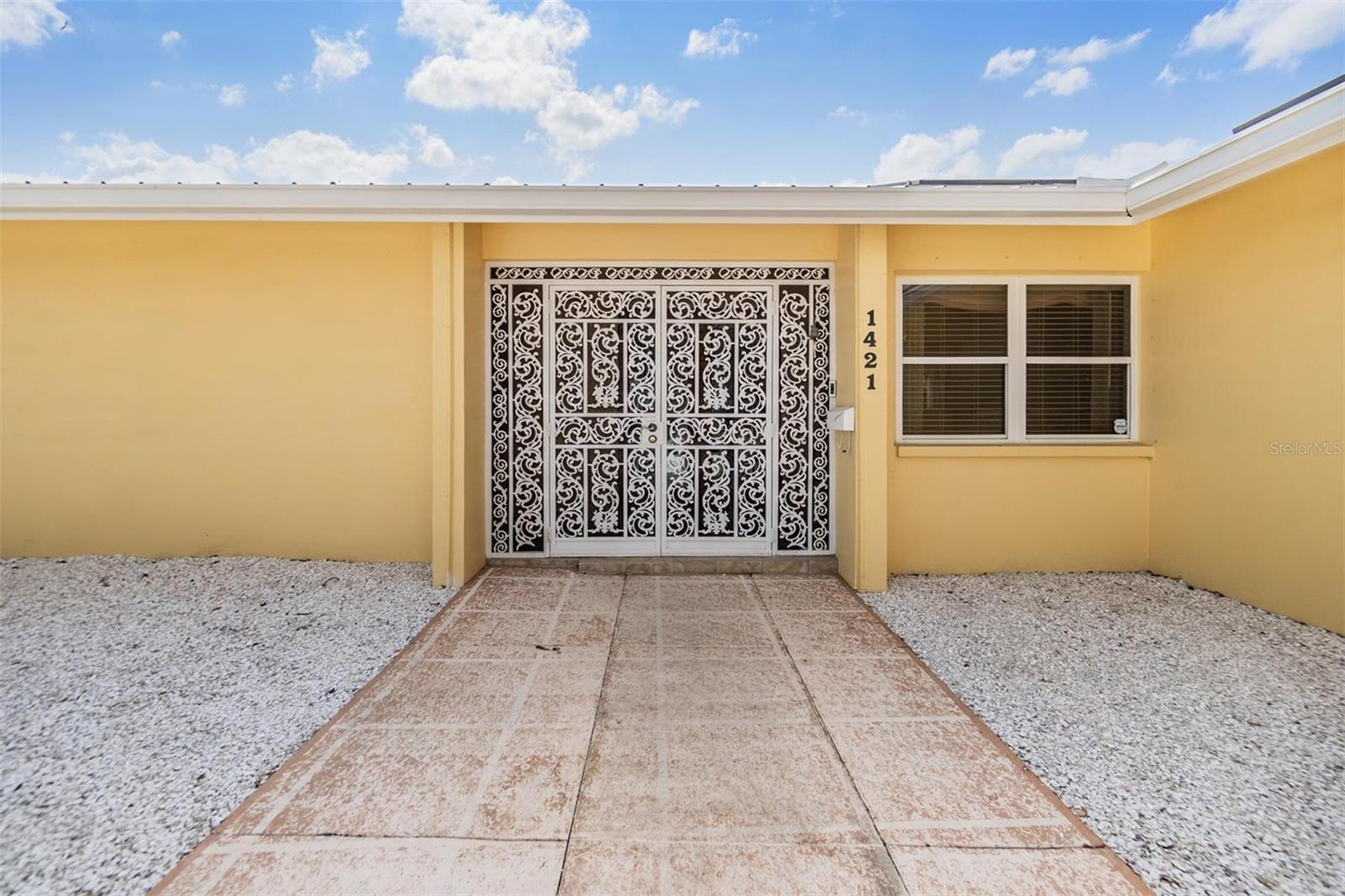 Listing photo id 1 for 1421 Sea Gull Drive S